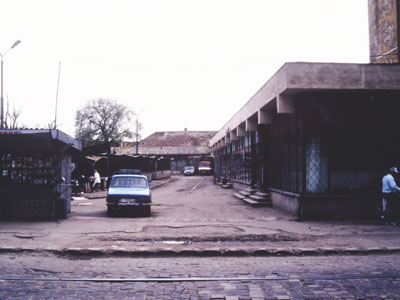 Ich spazierte durch dreckige Straßen, [...].