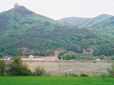 Das Wasser floss nicht nur in der Donau an mir vorbei, [...].